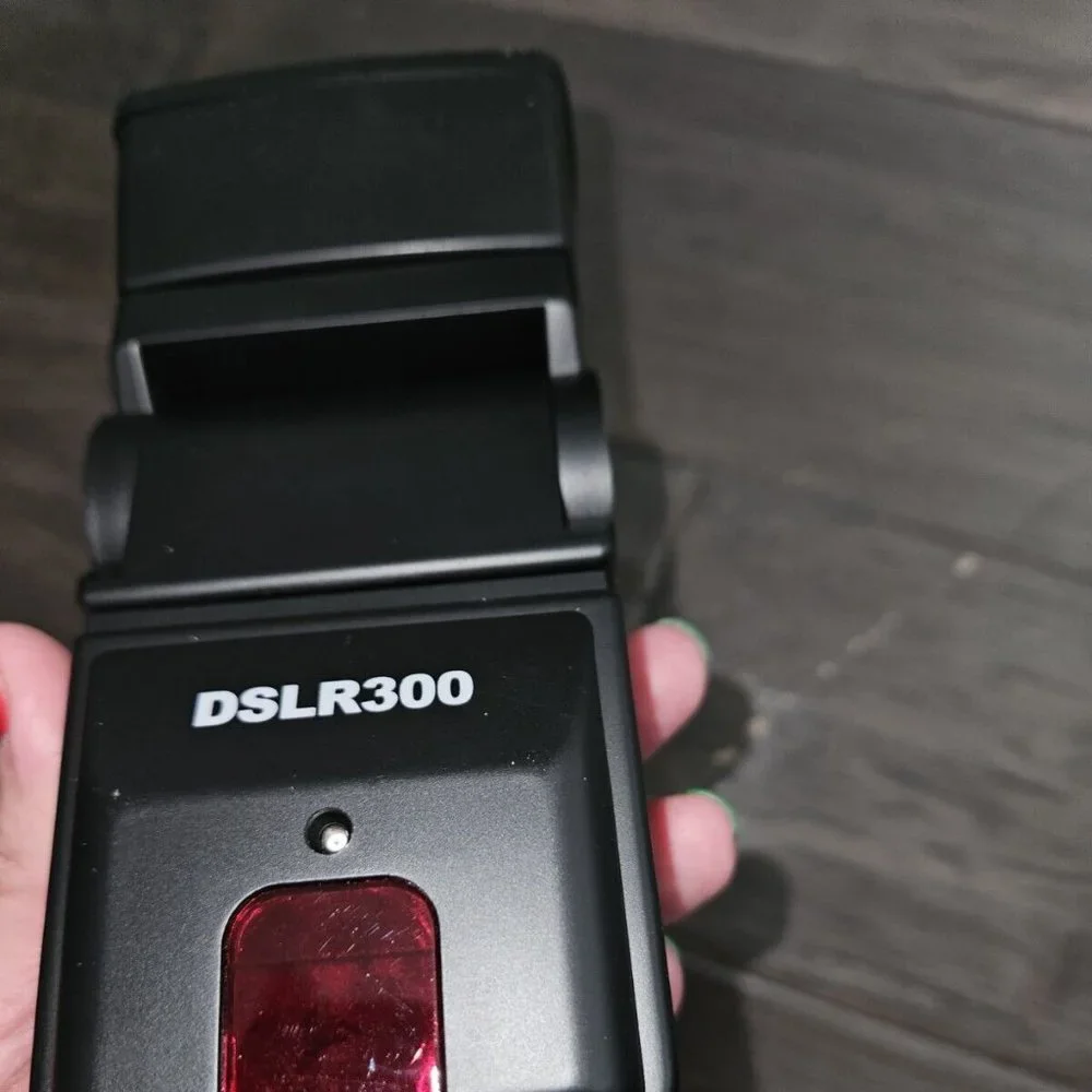 Precision Design DSLR300 Auto Electronic Flash - NIB